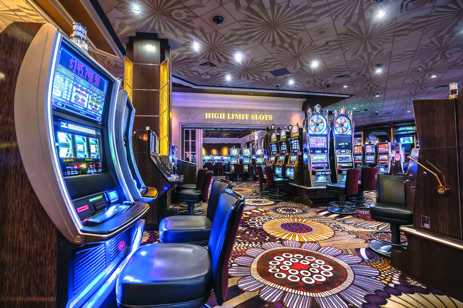 Poker Turnba Sökme Stratejileri: Başarıya Giden Yollar